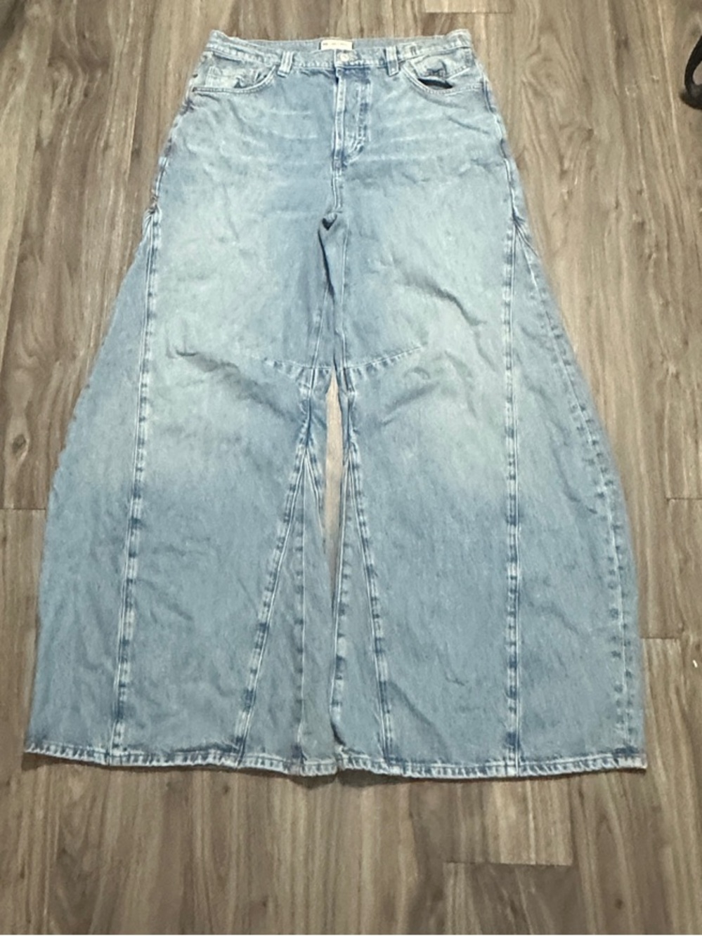 We The Free Wide-Leg High Waist Jeans – Statement Panelled Denim. - Picture 11 of 16